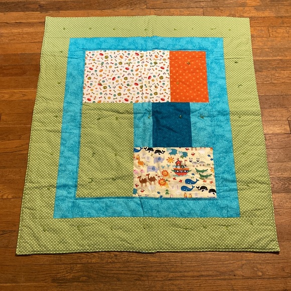 NOAHs ARK Animals Sports Themed Balls Dog Bones Polka Dots Quilt 30 x 44 in - Picture 2 of 10